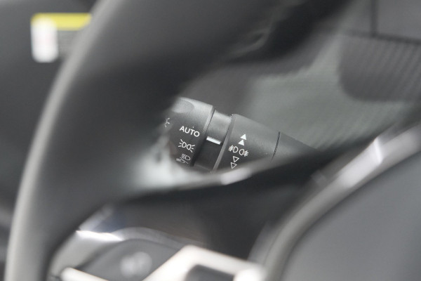 Peugeot 2008 PureTech 130 Allure | Trekhaak | Camera | Navigatie | Parkeersensoren