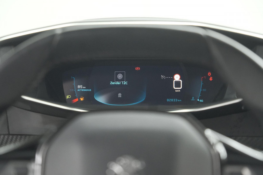 Peugeot 2008 PureTech 130 Allure | Trekhaak | Camera | Navigatie | Parkeersensoren