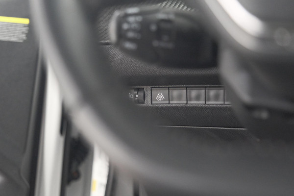 Peugeot 2008 PureTech 130 Allure | Trekhaak | Camera | Navigatie | Parkeersensoren