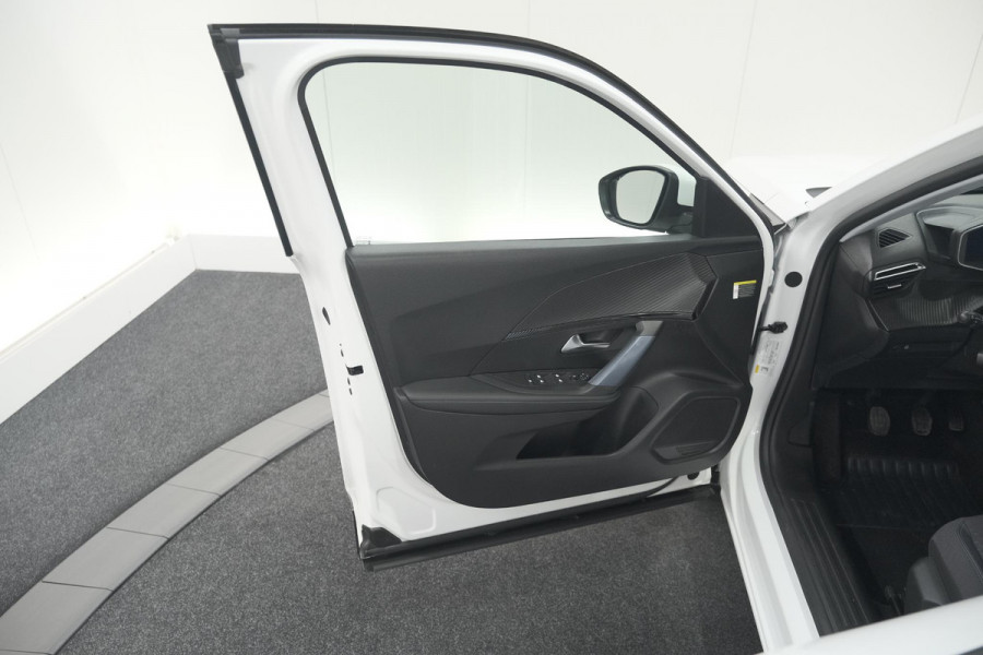 Peugeot 2008 PureTech 130 Allure | Trekhaak | Camera | Navigatie | Parkeersensoren