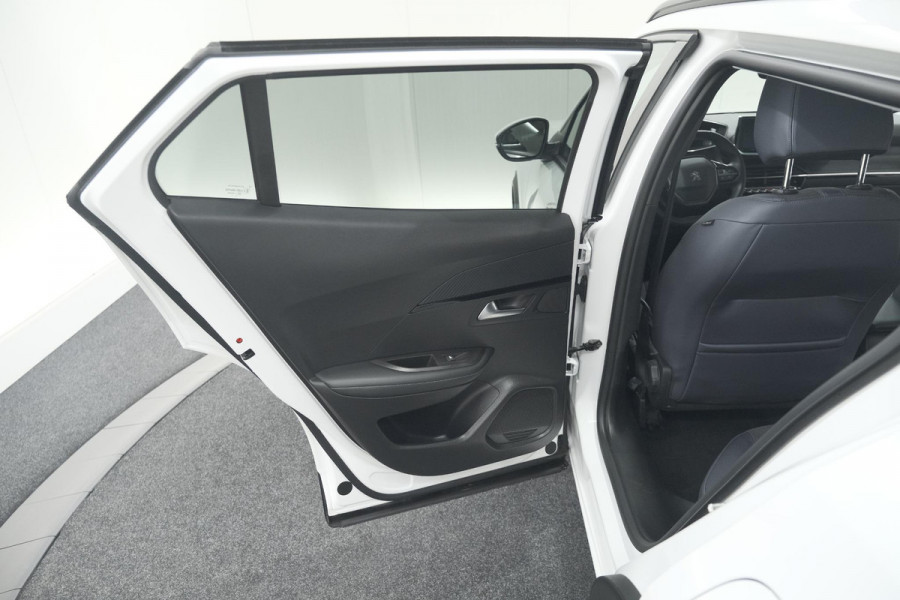 Peugeot 2008 PureTech 130 Allure | Trekhaak | Camera | Navigatie | Parkeersensoren