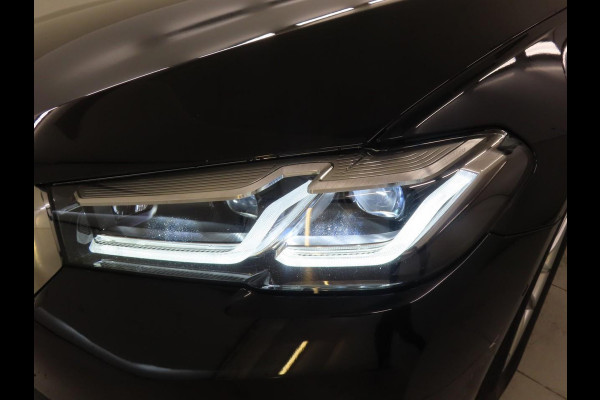 BMW 5 Serie 518d High Executive Edition HEAD-UP DISPLAY/TREKHAAK ELEKTRISCH/HARMAN KARDON