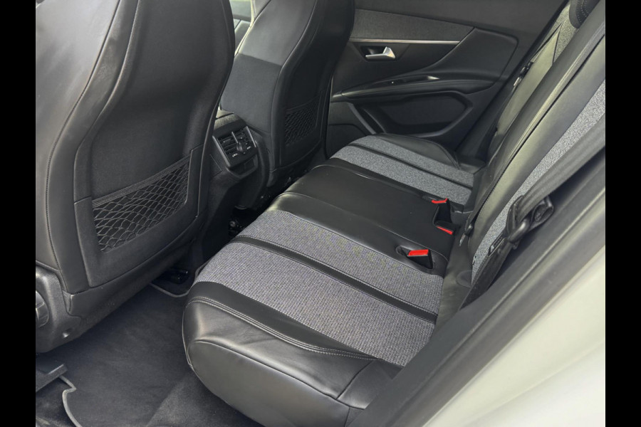 Peugeot 3008 1.2 PureTech Allure -AUTOMAAT I Navigatie I LED/PDC I Achteruitrij camera I Airco I Sport velgen I Dealer onderhouden