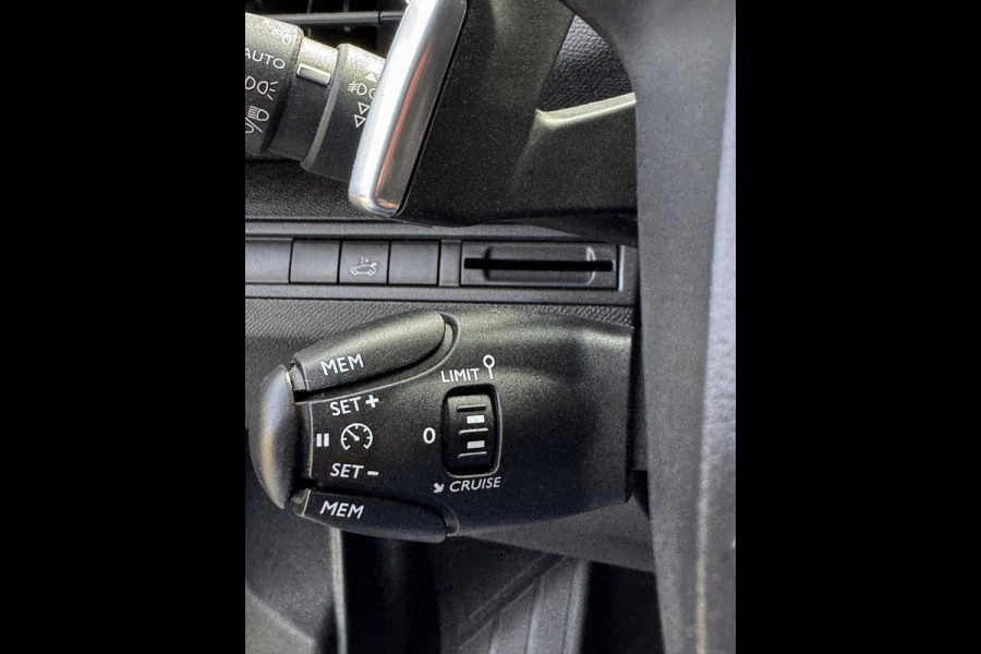 Peugeot 3008 1.2 PureTech Allure -AUTOMAAT I Navigatie I LED/PDC I Achteruitrij camera I Airco I Sport velgen I Dealer onderhouden