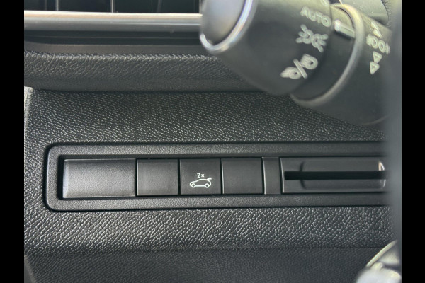 Peugeot 3008 1.2 PureTech Allure -AUTOMAAT I Navigatie I LED/PDC I Achteruitrij camera I Airco I Sport velgen I Dealer onderhouden