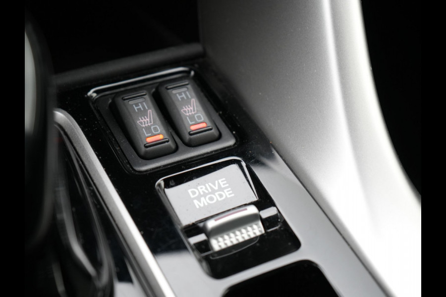 Mitsubishi Eclipse Cross 2.4 PHEV Business Executive Plug In Hybrid | Trekhaak | Adaptive Cruise | Dealer OH | 360 Camera | Alcantara Sportstoelen Verwarmd | Apple Carplay |