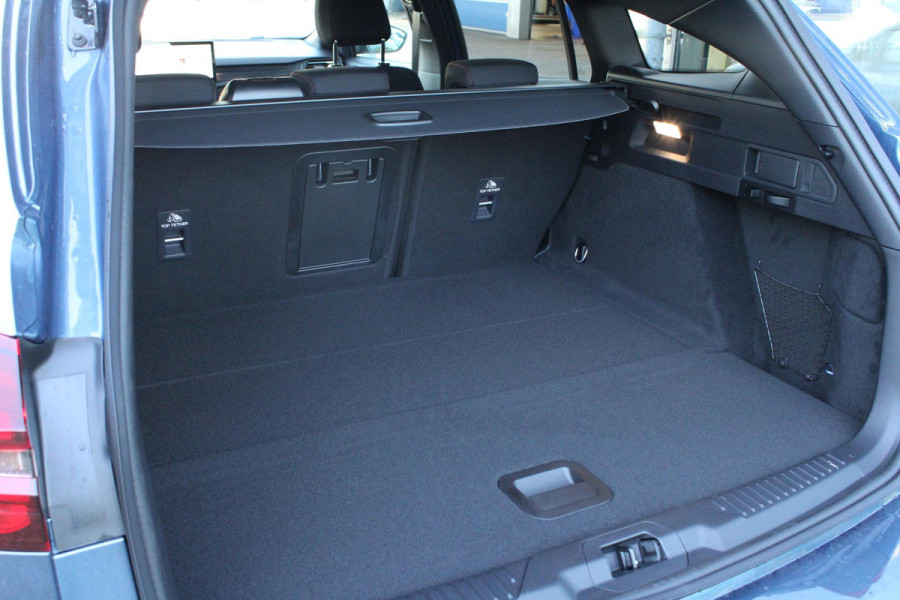 Ford FOCUS Wagon 1.0 EcoBoost Hybrid ST Line X | SCI | 125pk | Winterpack | Driver Assistance pack | 18 inch Licht metaal | Incl 2.500,- Ford Voordeel