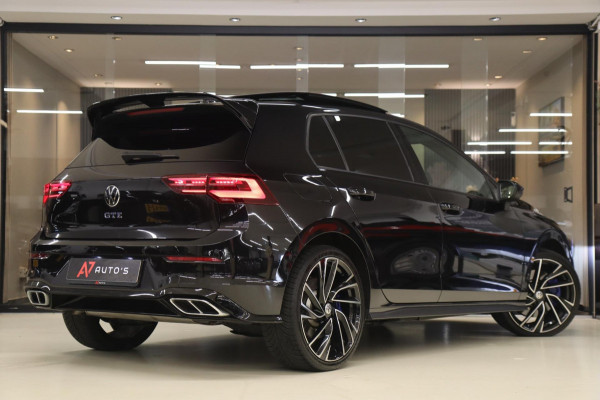 Volkswagen Golf 1.4 eHybrid GTE PANO/IQLIGHT/CAM/CARPLAY/STERHEMEL/VOL