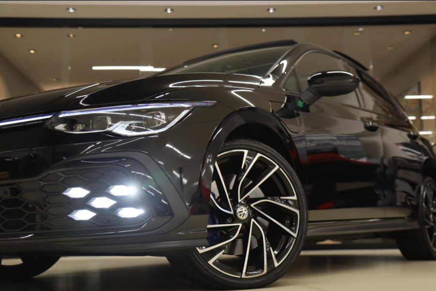 Volkswagen Golf 1.4 eHybrid GTE PANO/IQLIGHT/CAM/CARPLAY/STERHEMEL/VOL