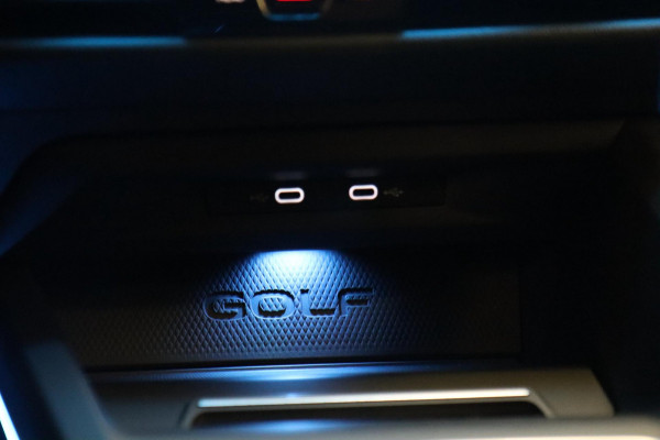 Volkswagen Golf 1.4 eHybrid GTE PANO/IQLIGHT/CAM/CARPLAY/STERHEMEL/VOL