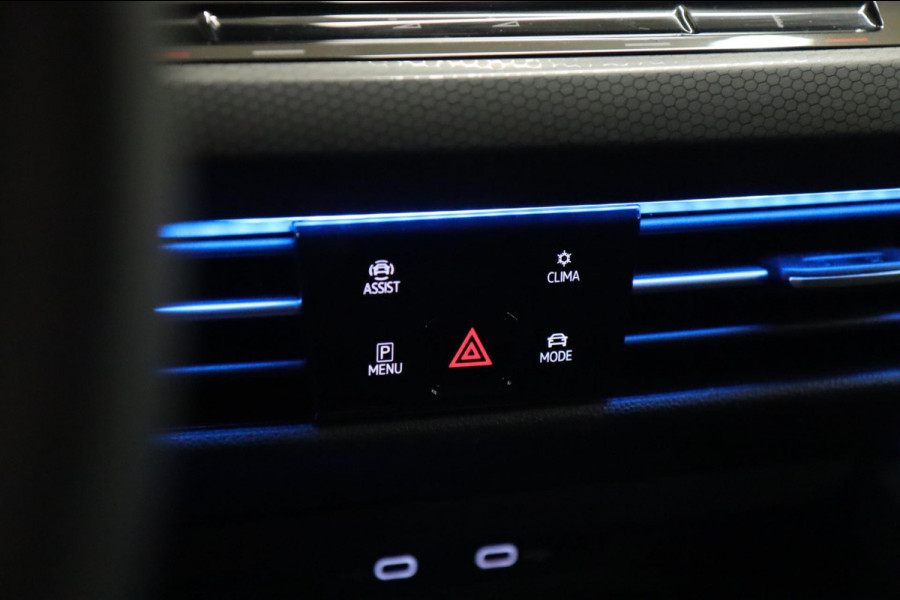Volkswagen Golf 1.4 eHybrid GTE PANO/IQLIGHT/CAM/CARPLAY/STERHEMEL/VOL