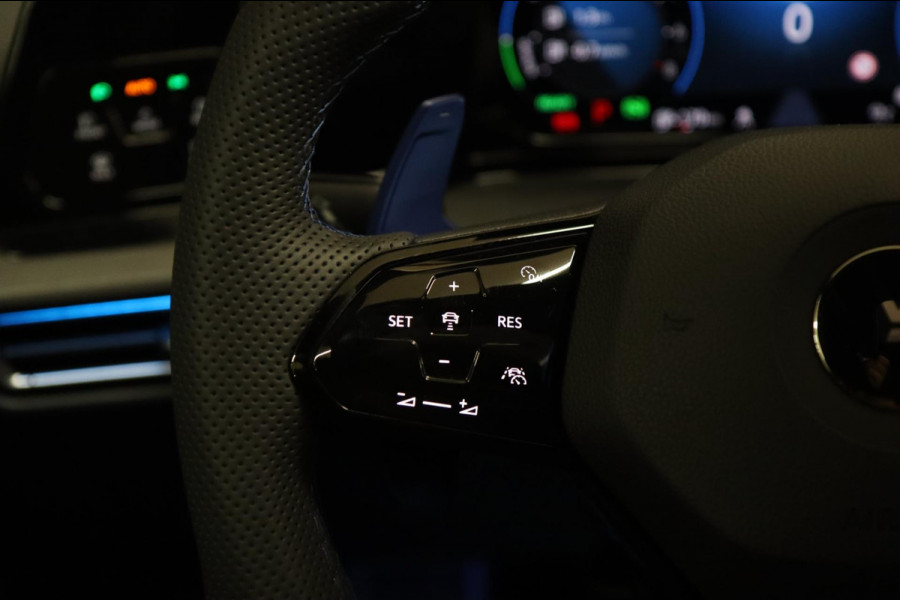 Volkswagen Golf 1.4 eHybrid GTE PANO/IQLIGHT/CAM/CARPLAY/STERHEMEL/VOL