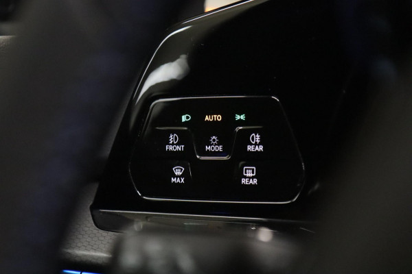 Volkswagen Golf 1.4 eHybrid GTE PANO/IQLIGHT/CAM/CARPLAY/STERHEMEL/VOL