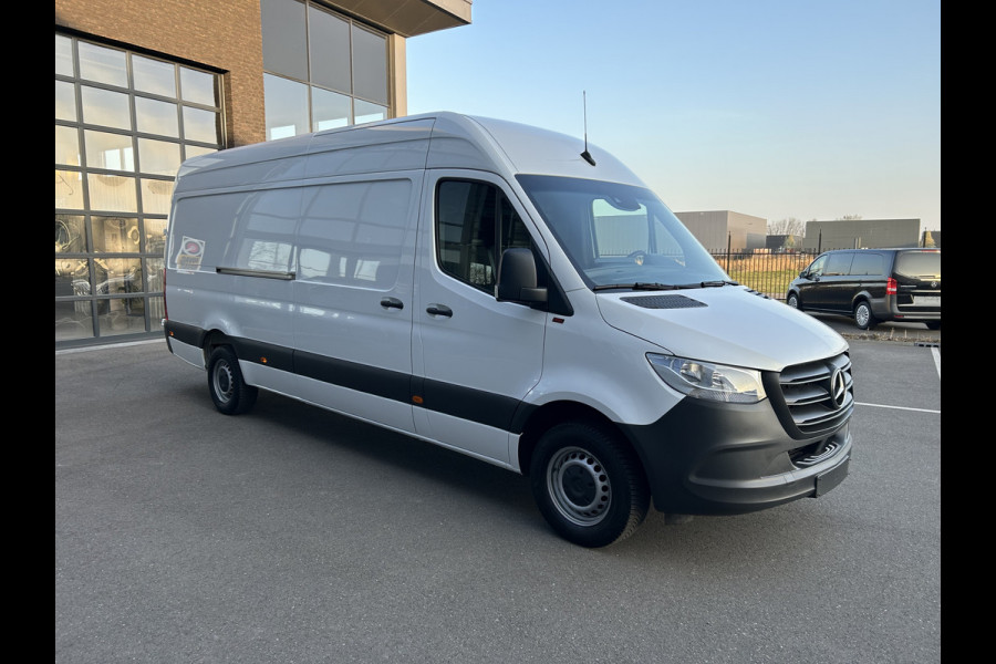 Mercedes-Benz Sprinter 317 CDI L3 H2 3500KG Trekhaak / MBUX / Camera / Navigatie / Airco / 270 Graden achterdeuren
