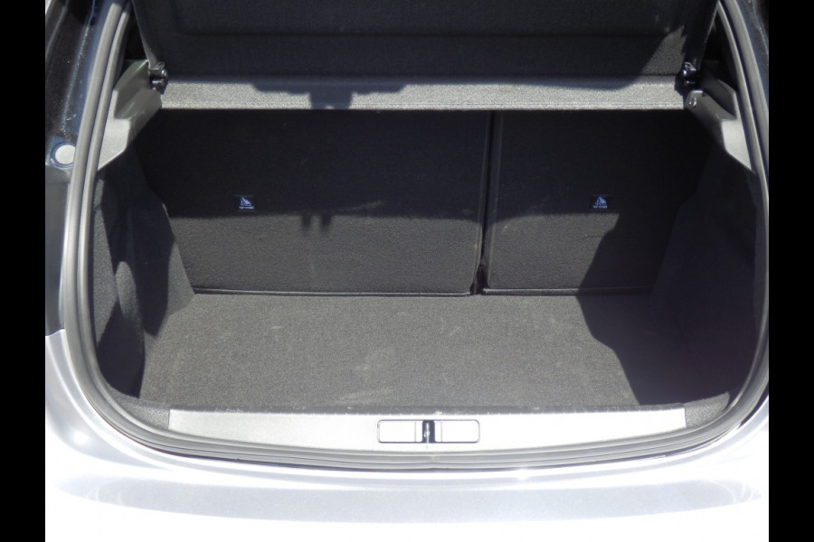 Peugeot 208 Hybrid e-DCS6 136pk | GT Line | Automaat |