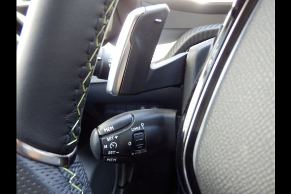 Peugeot 208 Hybrid e-DCS6 136pk | GT Line | Automaat |