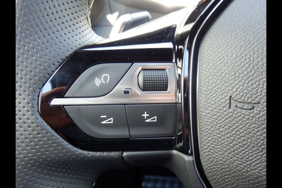 Peugeot 208 Hybrid e-DCS6 136pk | GT Line | Automaat |
