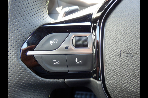 Peugeot 208 Hybrid e-DCS6 136pk | GT Line | Automaat |