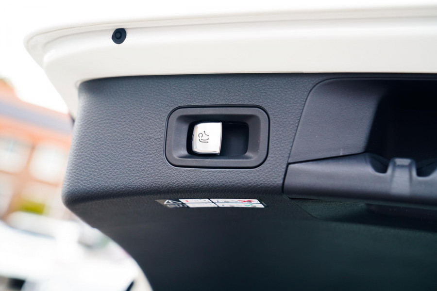 Mercedes-Benz C-Klasse Estate 350 e Business Solution AMG | Burmester Sound System | Luxe Leder | Stoelverwarming | Cruise control
