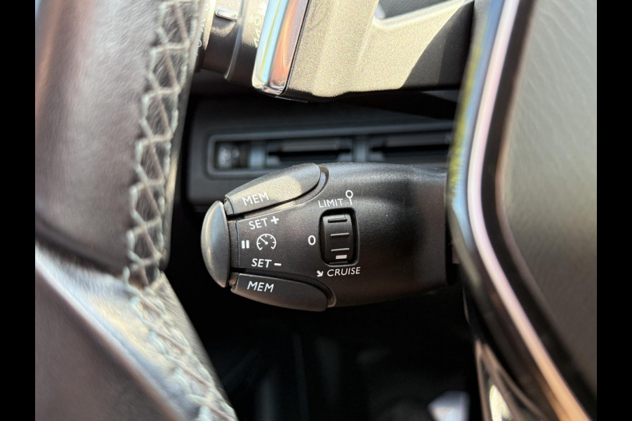 Peugeot 3008 1.2 PureTech Allure 1e Eigenaar,Navi,Pano,Camera,131pk,Cruise,Clima,Trekhaak,Half Leder,Vol Opties,Dealer Onderhouden,Pdc V+A,APK tot 08-2026