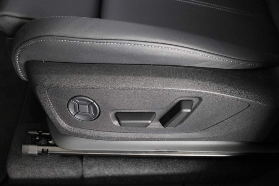 Audi Q6 e-tron Advanced edition e-tron perf 225kW/306pk 100Kwh Ha Tech Plus pakket, sportstoelen met leder, omgevingscamera's, adaptive cruisecontrol, verwarmbare voor en achterstoelen