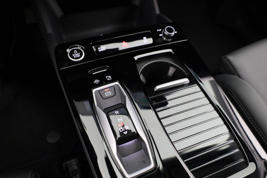 Audi Q6 e-tron Advanced edition e-tron perf 225kW/306pk 100Kwh Ha Tech Plus pakket, sportstoelen met leder, omgevingscamera's, adaptive cruisecontrol, verwarmbare voor en achterstoelen