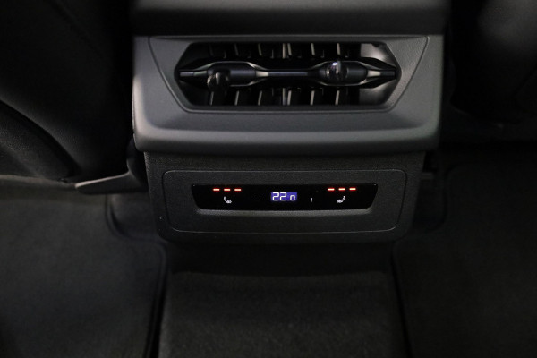 Audi Q6 e-tron Advanced edition e-tron perf 225kW/306pk 100Kwh Ha Tech Plus pakket, sportstoelen met leder, omgevingscamera's, adaptive cruisecontrol, verwarmbare voor en achterstoelen