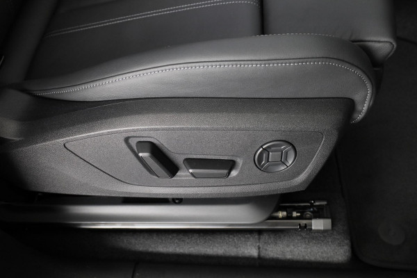 Audi Q6 e-tron Advanced edition e-tron perf 225kW/306pk 100Kwh Ha Tech Plus pakket, sportstoelen met leder, omgevingscamera's, adaptive cruisecontrol, verwarmbare voor en achterstoelen