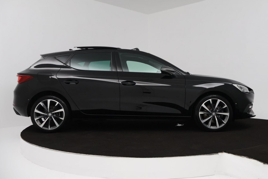 Seat Leon 1.4 TSI eHybrid PHEV FR Business Intense (PANORAMADAK, STUURVERWARMING, ACHTERUITRIJCAMERA, GOED ONDERHOUDEN)