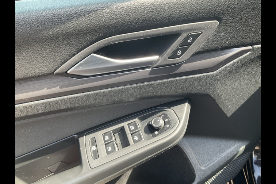 Volkswagen Golf 1.5 TSI Style Pano.dak Massage Sfeerverl Adap.Cruise Carplay Led Memory Uitstraling!