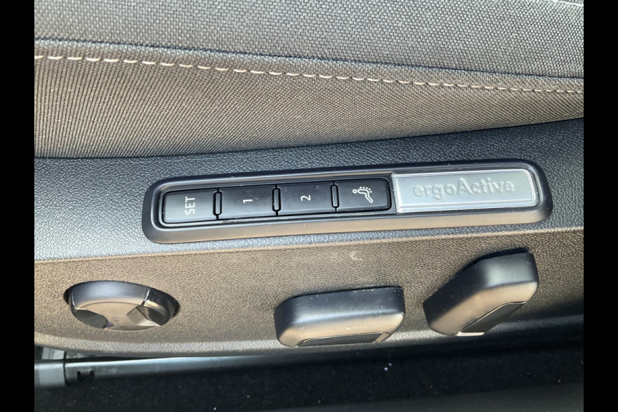 Volkswagen Golf 1.5 TSI Style Pano.dak Massage Sfeerverl Adap.Cruise Carplay Led Memory Uitstraling!