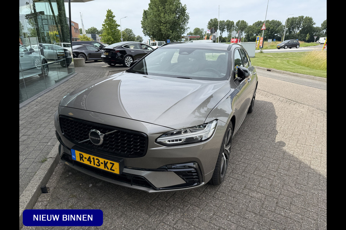 Volvo V90 2.0 T6 AWD R-Design ** Panodak ** Trekhaak ** NAP!! Rijbereik tot 87km (WLTP) Volvo V90 2.0 T6 AWD R-Design ** Panodak ** Trekhaak ** NAP!! Rijbereik tot 87km (WLTP)