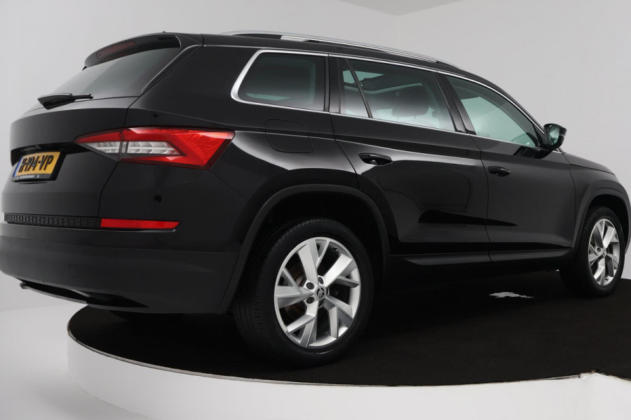 Škoda Kodiaq 1.5 TSI Limited Business Edition 7p. (PANORAMADAK, ACHTERUITRIJCAMERA, PARKEERSENSOREN, NAVIGATIE, STOELVERWARMNG)