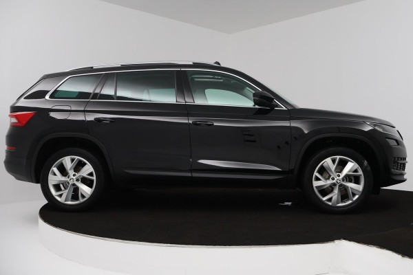 Škoda Kodiaq 1.5 TSI Limited Business Edition 7p. (PANORAMADAK, ACHTERUITRIJCAMERA, PARKEERSENSOREN, NAVIGATIE, STOELVERWARMNG)
