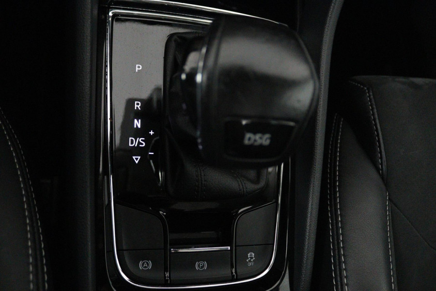 Škoda Kodiaq 1.5 TSI Limited Business Edition 7p. (PANORAMADAK, ACHTERUITRIJCAMERA, PARKEERSENSOREN, NAVIGATIE, STOELVERWARMNG)