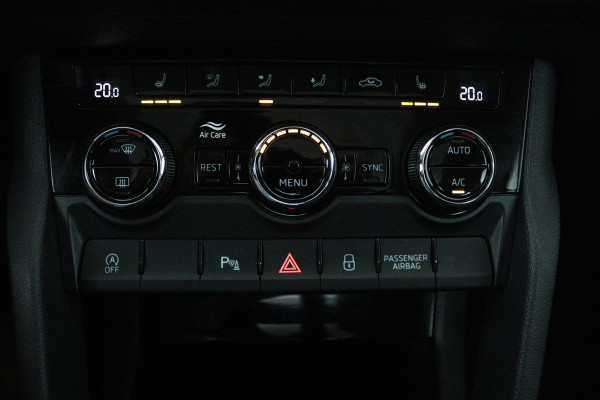 Škoda Kodiaq 1.5 TSI Limited Business Edition 7p. (PANORAMADAK, ACHTERUITRIJCAMERA, PARKEERSENSOREN, NAVIGATIE, STOELVERWARMNG)
