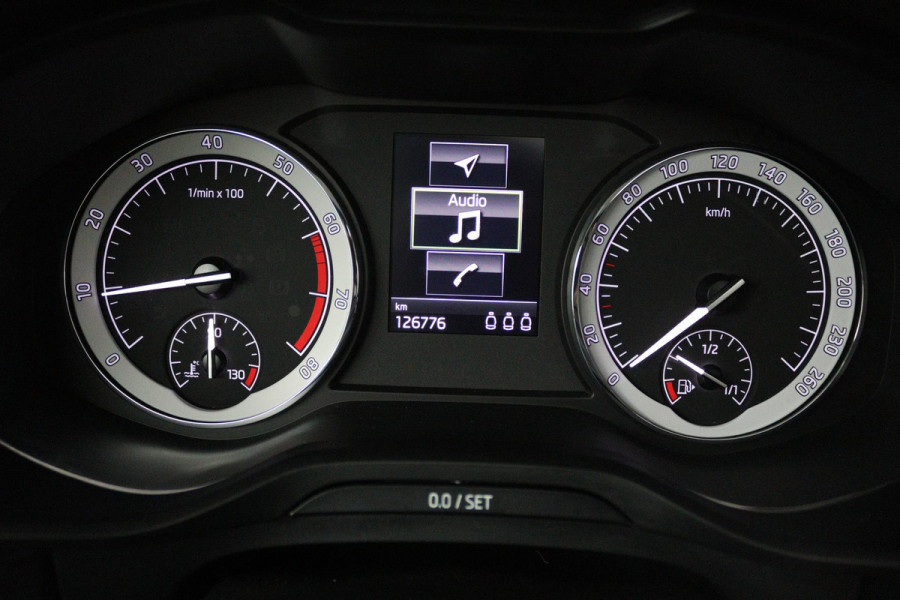 Škoda Kodiaq 1.5 TSI Limited Business Edition 7p. (PANORAMADAK, ACHTERUITRIJCAMERA, PARKEERSENSOREN, NAVIGATIE, STOELVERWARMNG)