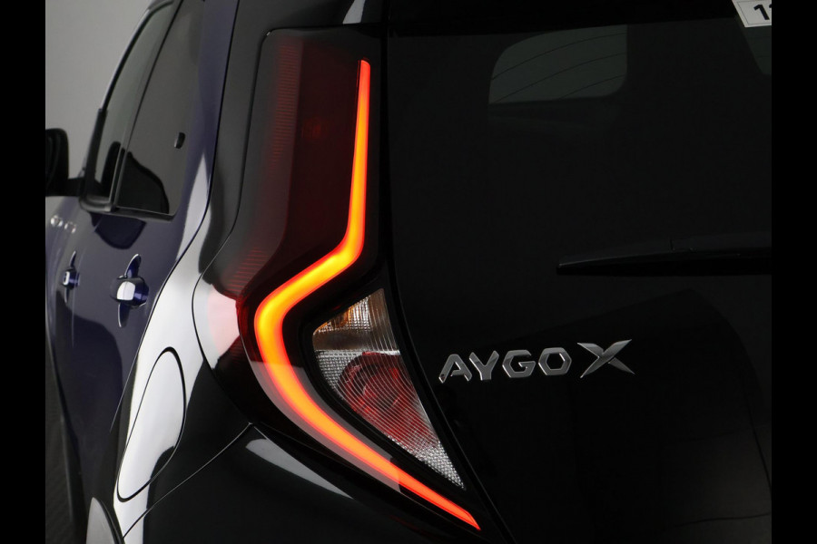 Toyota Aygo X 1.0 VVT-i S-CVT Pulse Automaat | Stoelverwarming | Adaptief Cruise Control | Camera |