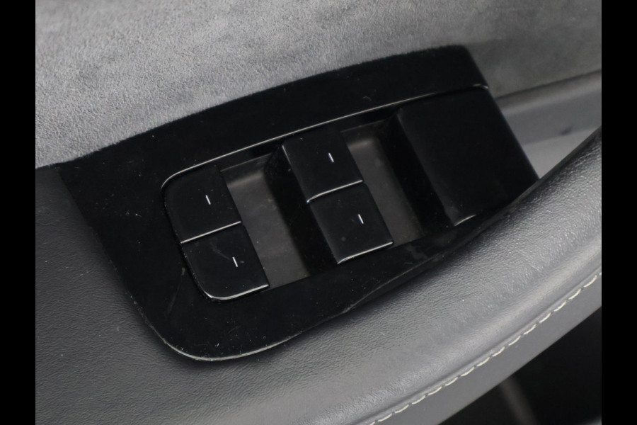 Tesla Model 3 Long Range AWD 75 kWh ACCU 87% | Dodehoek detectie | Voorstoelen verwarmd |