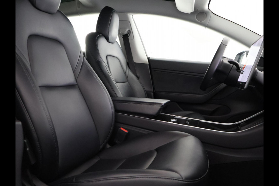 Tesla Model 3 Long Range AWD 75 kWh ACCU 87% | Dodehoek detectie | Voorstoelen verwarmd |