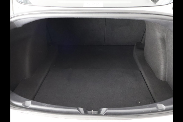 Tesla Model 3 Long Range AWD 75 kWh ACCU 87% | Dodehoek detectie | Voorstoelen verwarmd |