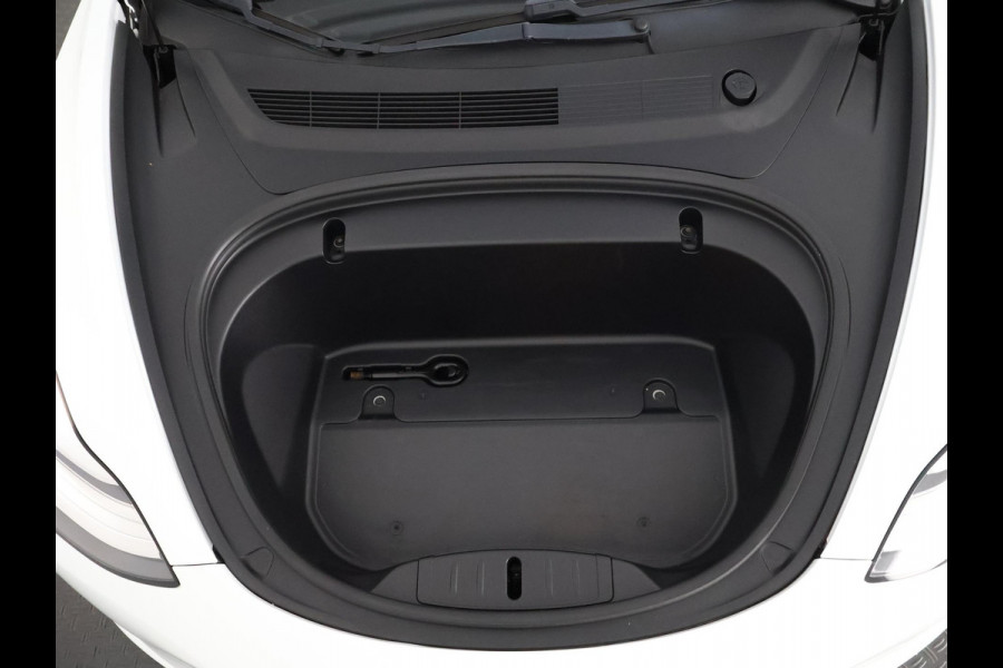 Tesla Model 3 Long Range AWD 75 kWh ACCU 87% | Dodehoek detectie | Voorstoelen verwarmd |