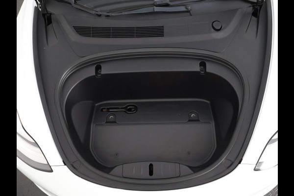Tesla Model 3 Long Range AWD 75 kWh ACCU 87% | Dodehoek detectie | Voorstoelen verwarmd |