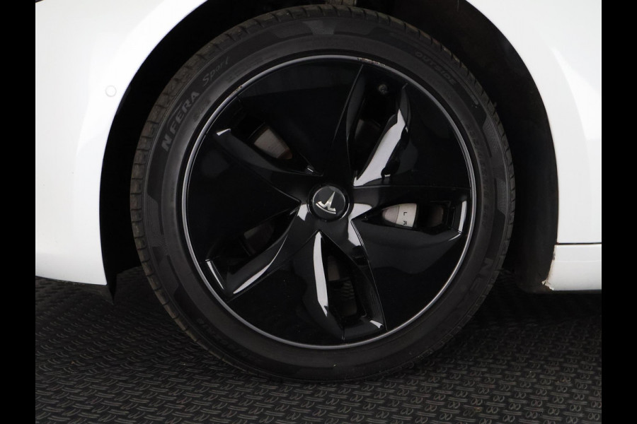 Tesla Model 3 Long Range AWD 75 kWh ACCU 87% | Dodehoek detectie | Voorstoelen verwarmd |