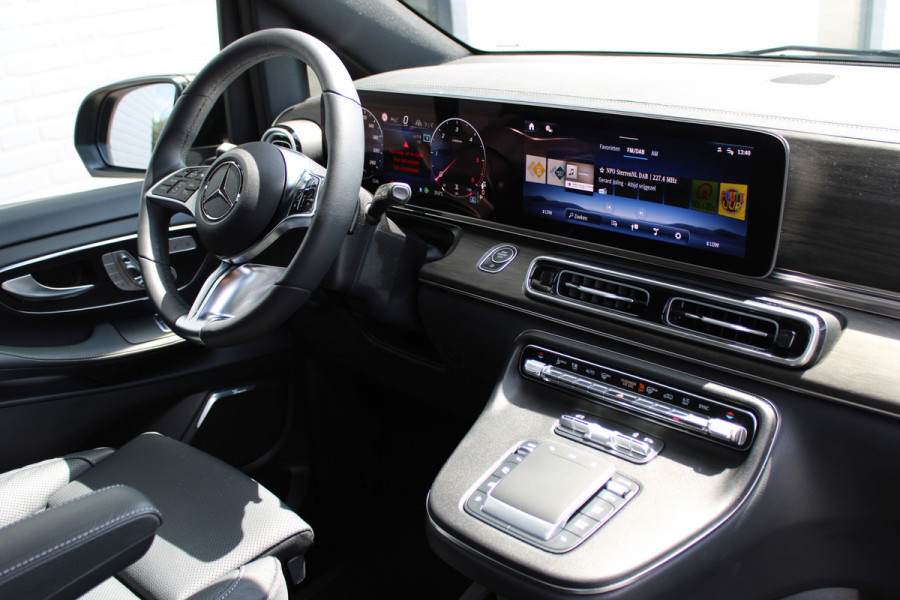 Mercedes-Benz V-Klasse 300d / DC / AMG / 4-Matic / Luchtvering / Panorama / 2x Elec Schuifd / 360 Cam / Burmester / Vol Opties / NIEUWSTAAT