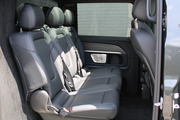Mercedes-Benz V-Klasse 300d / DC / AMG / 4-Matic / Luchtvering / Panorama / 2x Elec Schuifd / 360 Cam / Burmester / Vol Opties / NIEUWSTAAT