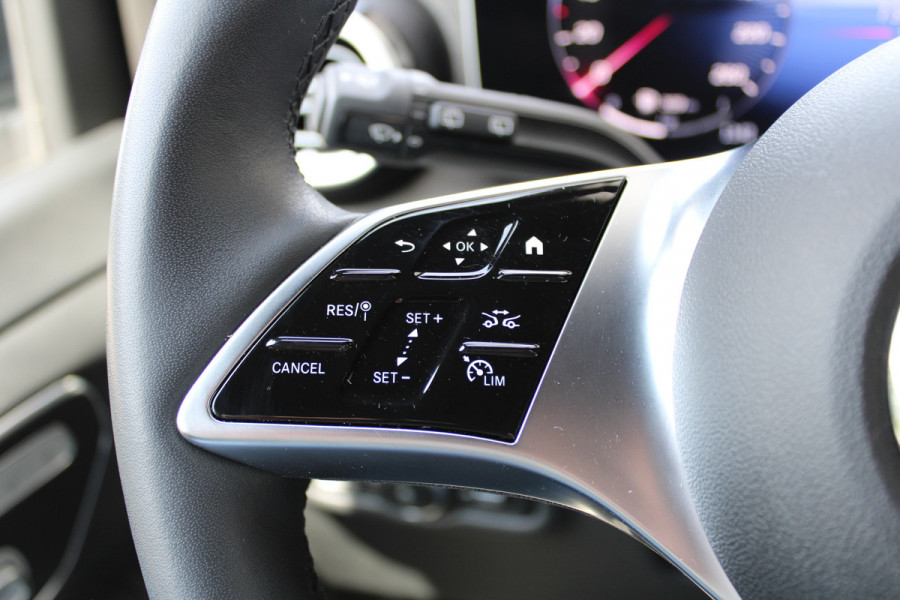 Mercedes-Benz V-Klasse 300d / DC / AMG / 4-Matic / Luchtvering / Panorama / 2x Elec Schuifd / 360 Cam / Burmester / Vol Opties / NIEUWSTAAT