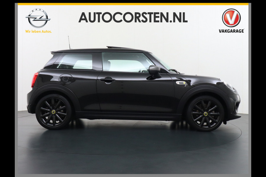MINI Mini Electric AUT-184pk Charged Leer Navi Camera Harman/Kardon Apple Carplay Adaptive Matrix LED koplampen en LED achterlichten met Union Jack Lmv 17" Isofix Regen-Lichtsensor 3 fase tot 11kw / 16A laden thuis ! 42.000 nieuw! Wegenbelasting slechts 16Euro p/m