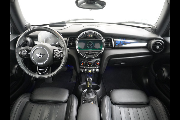 MINI Mini Electric AUT-184pk Charged Leer Navi Camera Harman/Kardon Apple Carplay Adaptive Matrix LED koplampen en LED achterlichten met Union Jack Lmv 17" Isofix Regen-Lichtsensor 3 fase tot 11kw / 16A laden thuis ! 42.000 nieuw! Wegenbelasting slechts 16Euro p/m