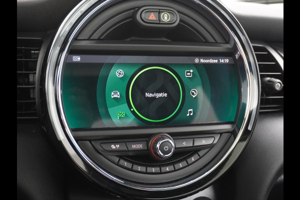 MINI Mini Electric AUT-184pk Charged Leer Navi Camera Harman/Kardon Apple Carplay Adaptive Matrix LED koplampen en LED achterlichten met Union Jack Lmv 17" Isofix Regen-Lichtsensor 3 fase tot 11kw / 16A laden thuis ! 42.000 nieuw! Wegenbelasting slechts 16Euro p/m